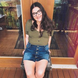 Meet your Posher, Carly